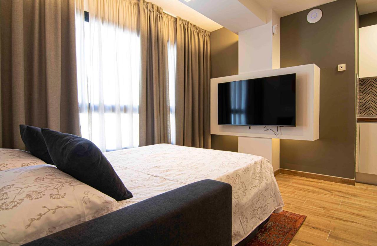 Apartamentos Leonor Малага Екстериор снимка